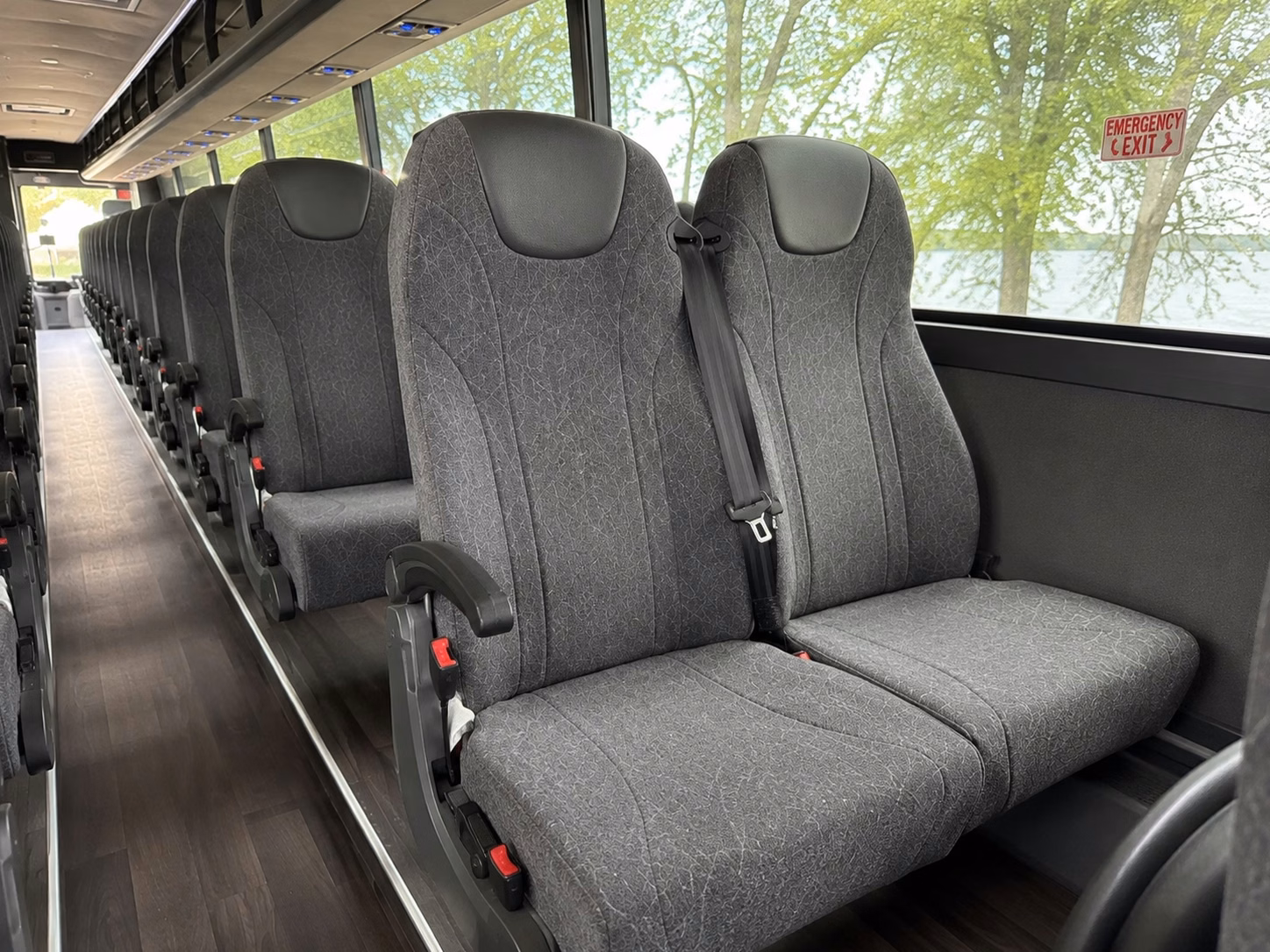 airport transfers and hotel shuttles for tyler wedding guests flying in