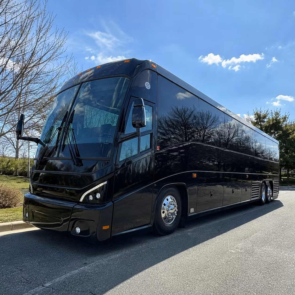 charter buses for large tyler weddings at outdoor and ranch venues