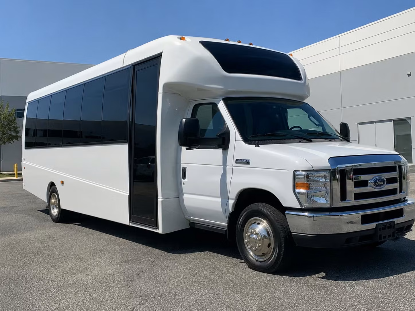 tyler 20 passenger minibus rental