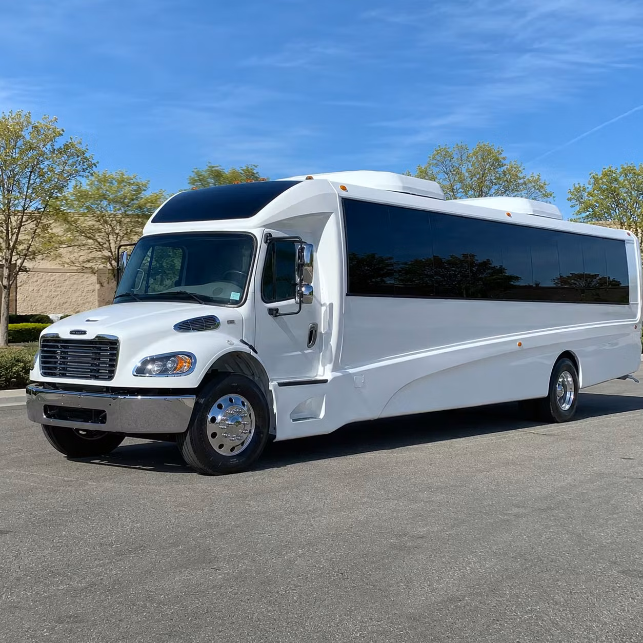 tyler 28 passenger minibus rental