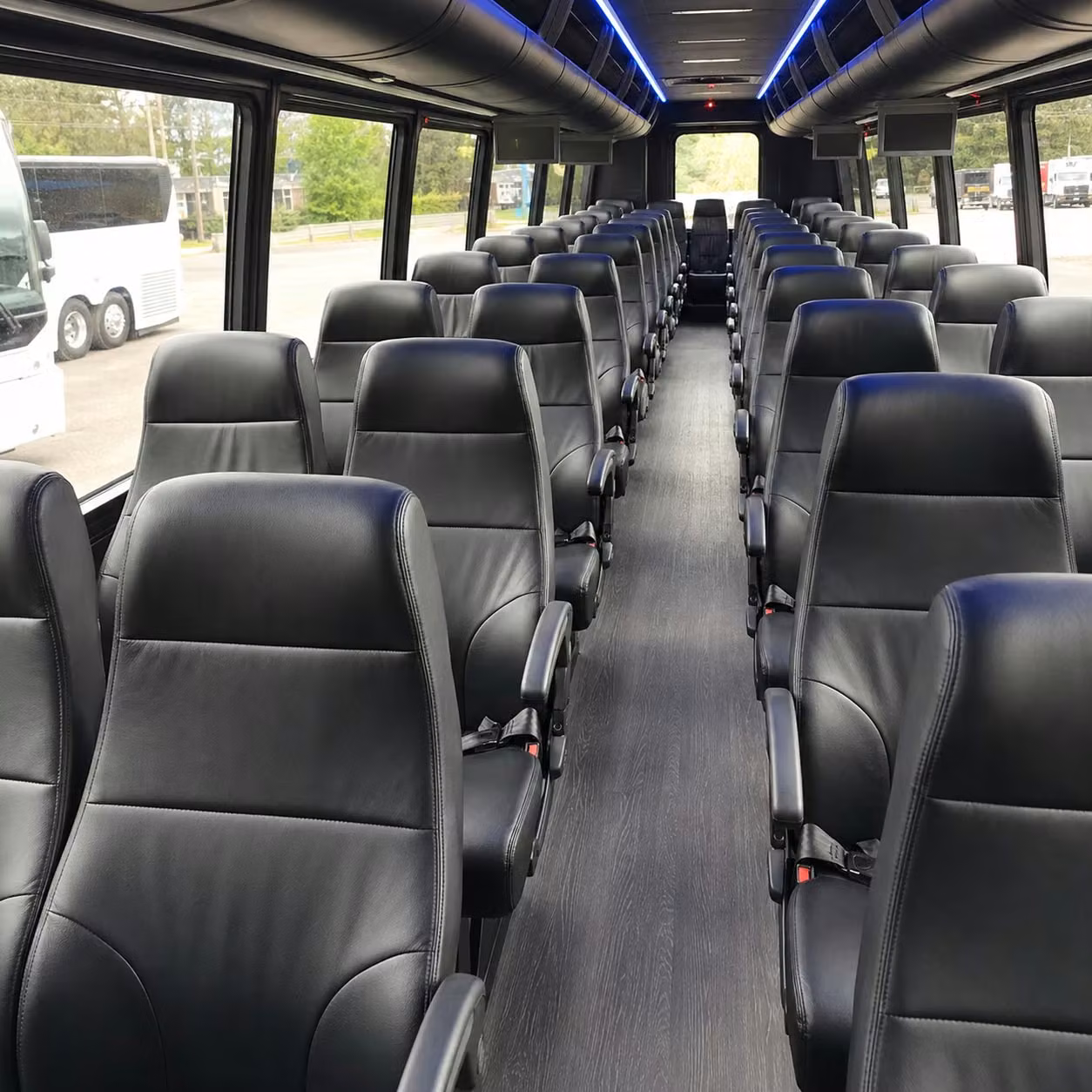 tyler 35 passenger minibus rental