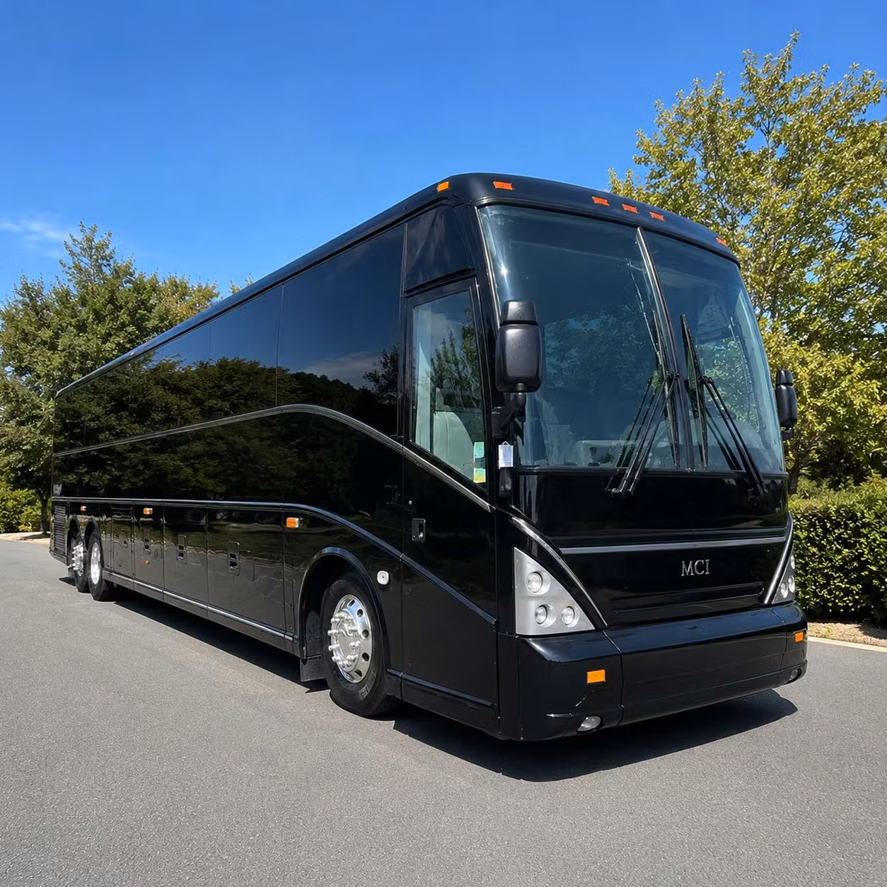 tyler charter bus hero 3