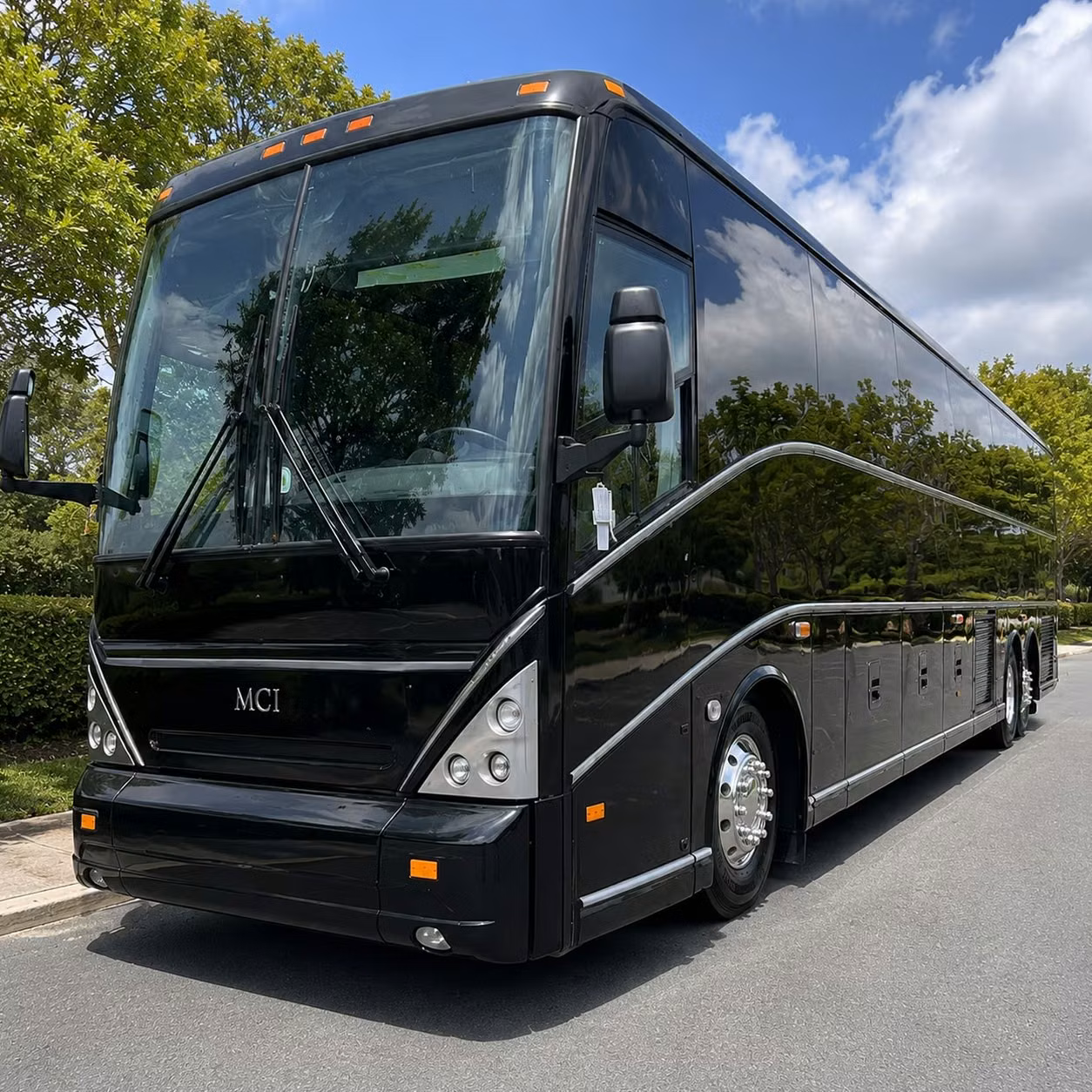 tyler employee shuttle services for daily commuters and campus connections